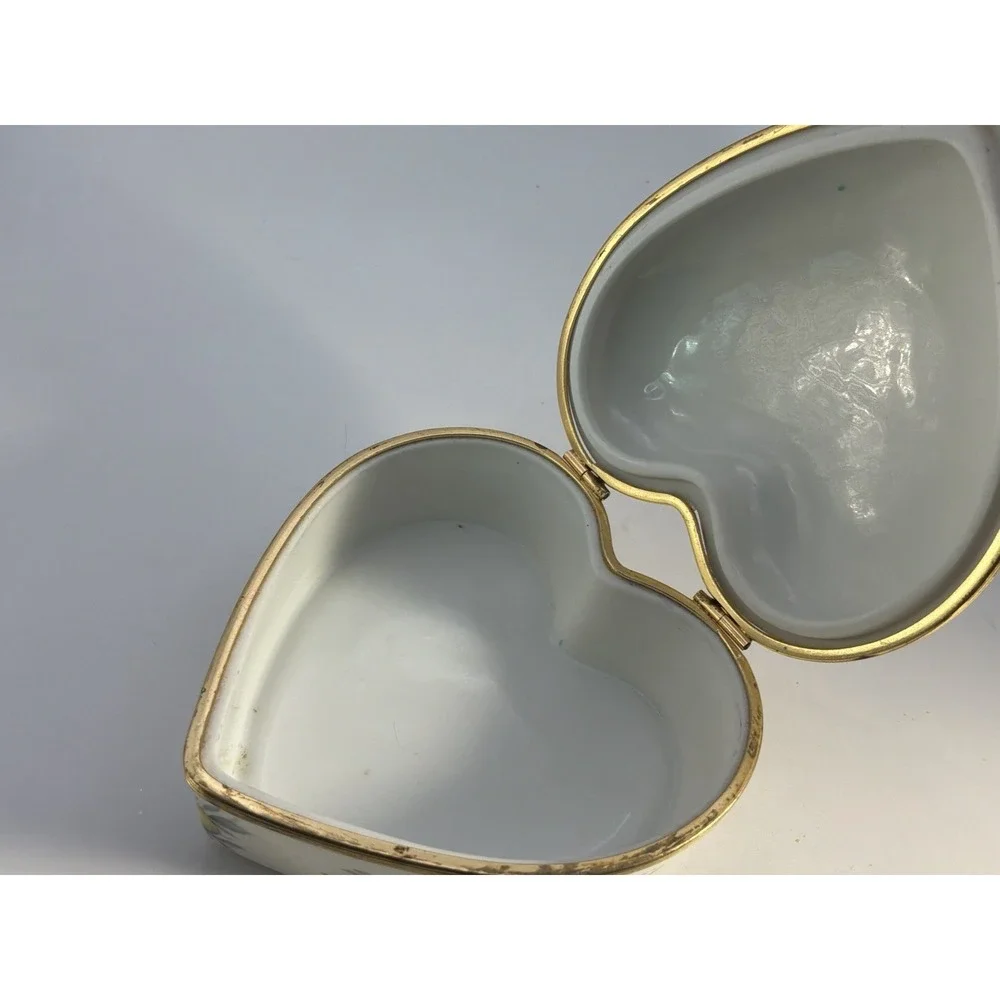 Limoges, France Heart Shaped Trinket‎ Box 3.5